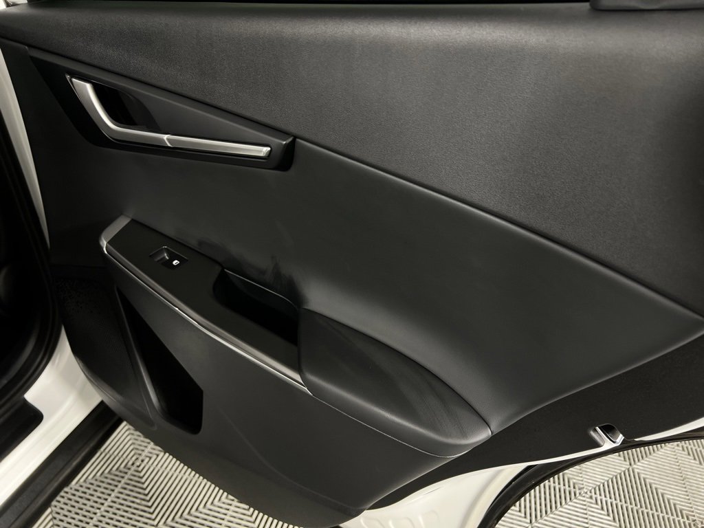 Used 2024 Kia EV6 Light image 30