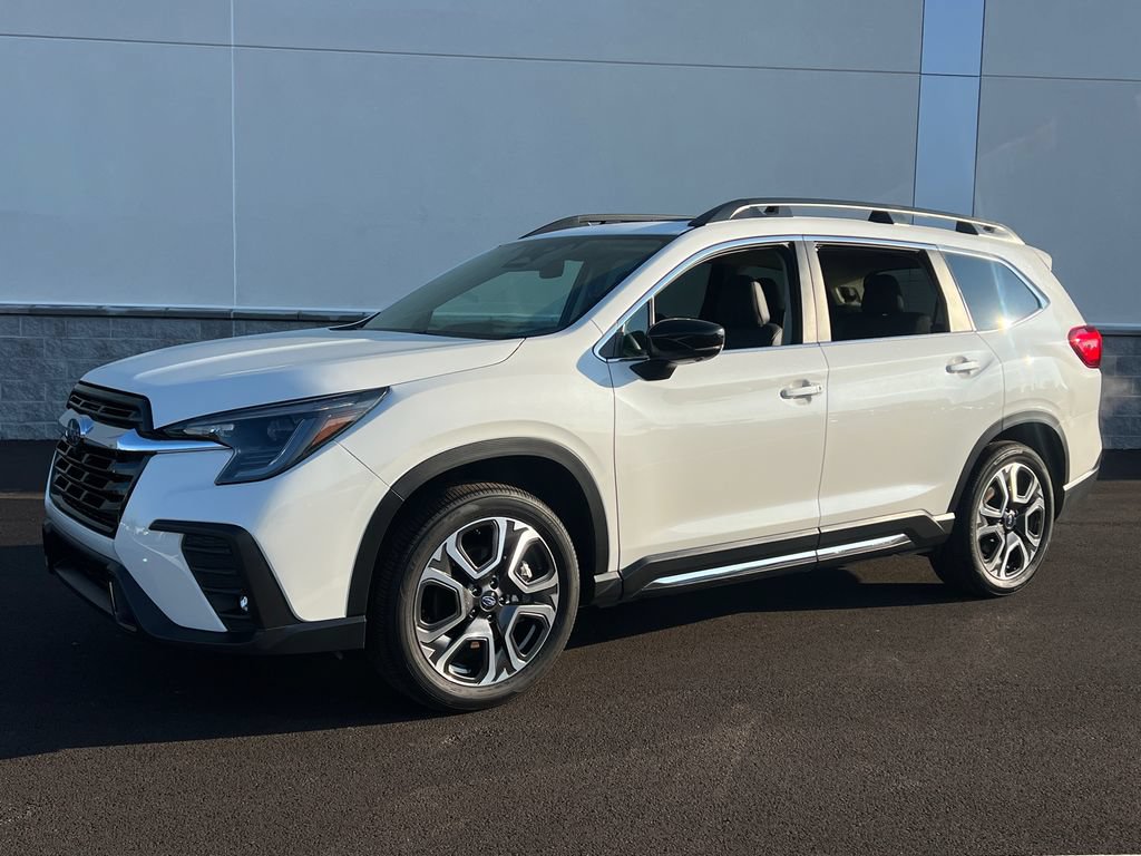 Used 2025 Subaru Ascent Limited AWD/4WD image 1