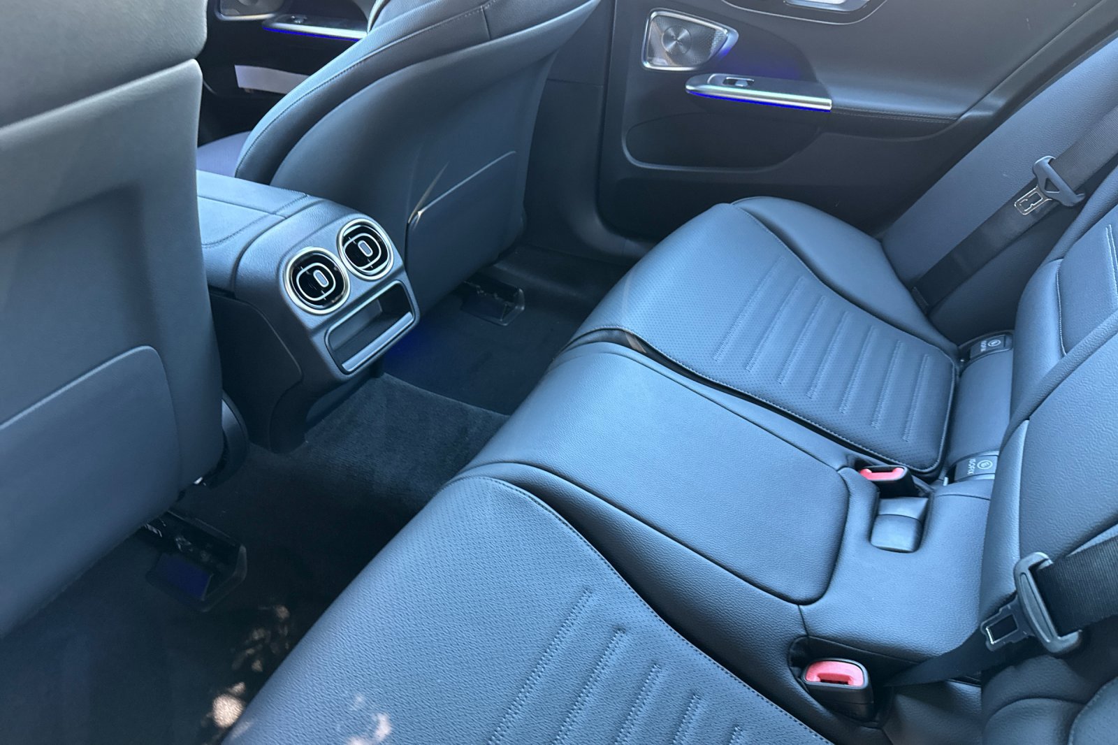 New 2025 Mercedes-Benz C 300 Sedan image 21