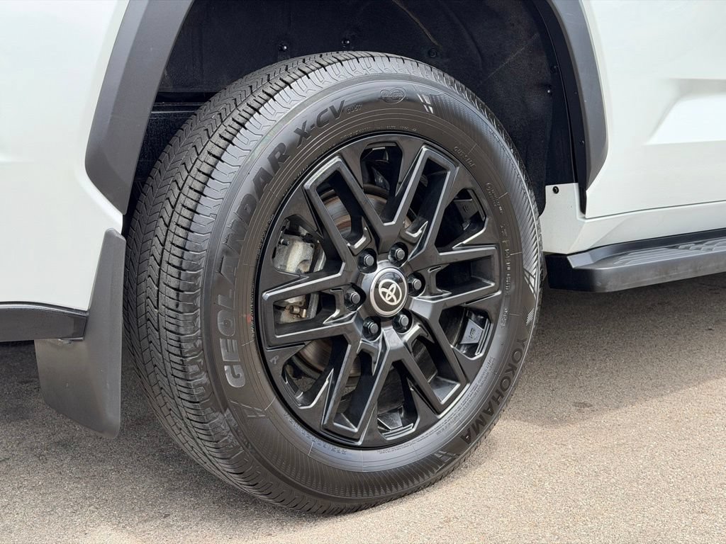 Used 2025 Toyota Sequoia Limited AWD/4WD image 28