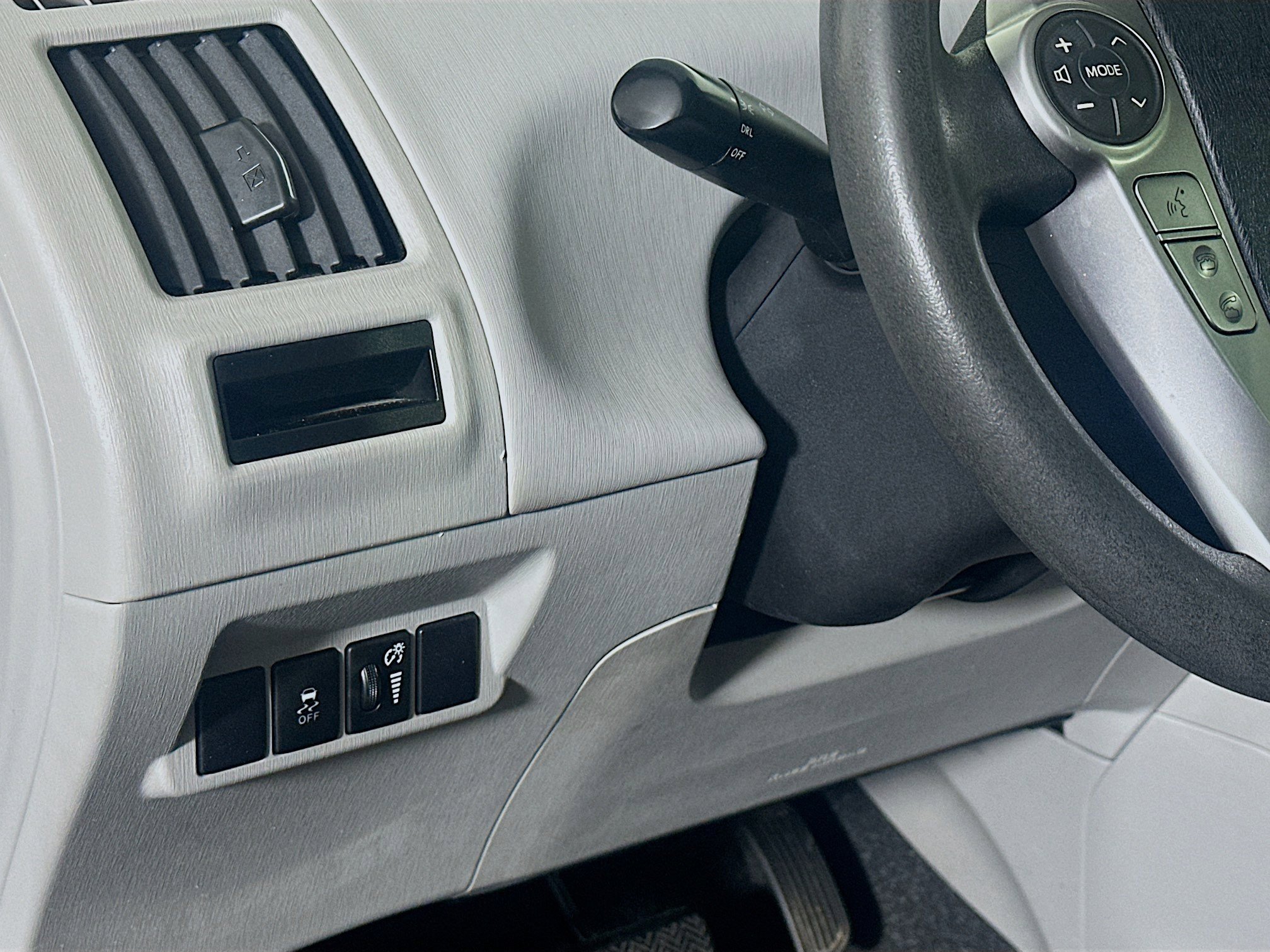 Used 2017 Toyota Prius V Two image 16