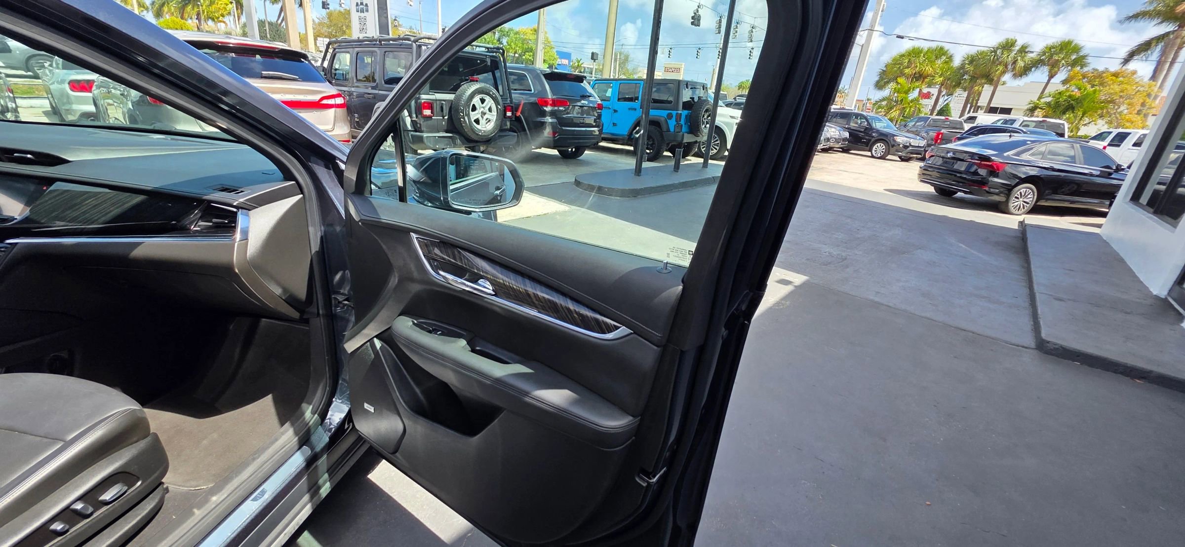 Used 2020 Cadillac XT6 Premium Luxury image 15