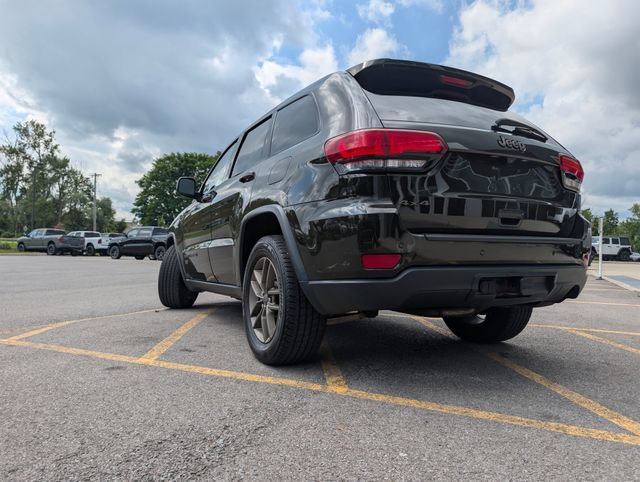Used 2016 Jeep Grand Cherokee Laredo 75th Anniversary AWD/4WD image 7