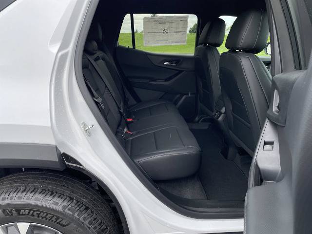 New 2026 Chevrolet Equinox LT w/ Convenience Package II AWD/4WD image 16