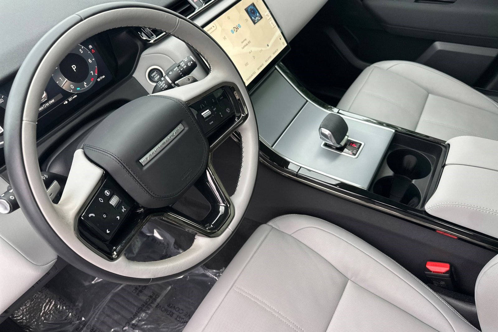 Certified 2025 Land Rover Range Rover Velar S image 5