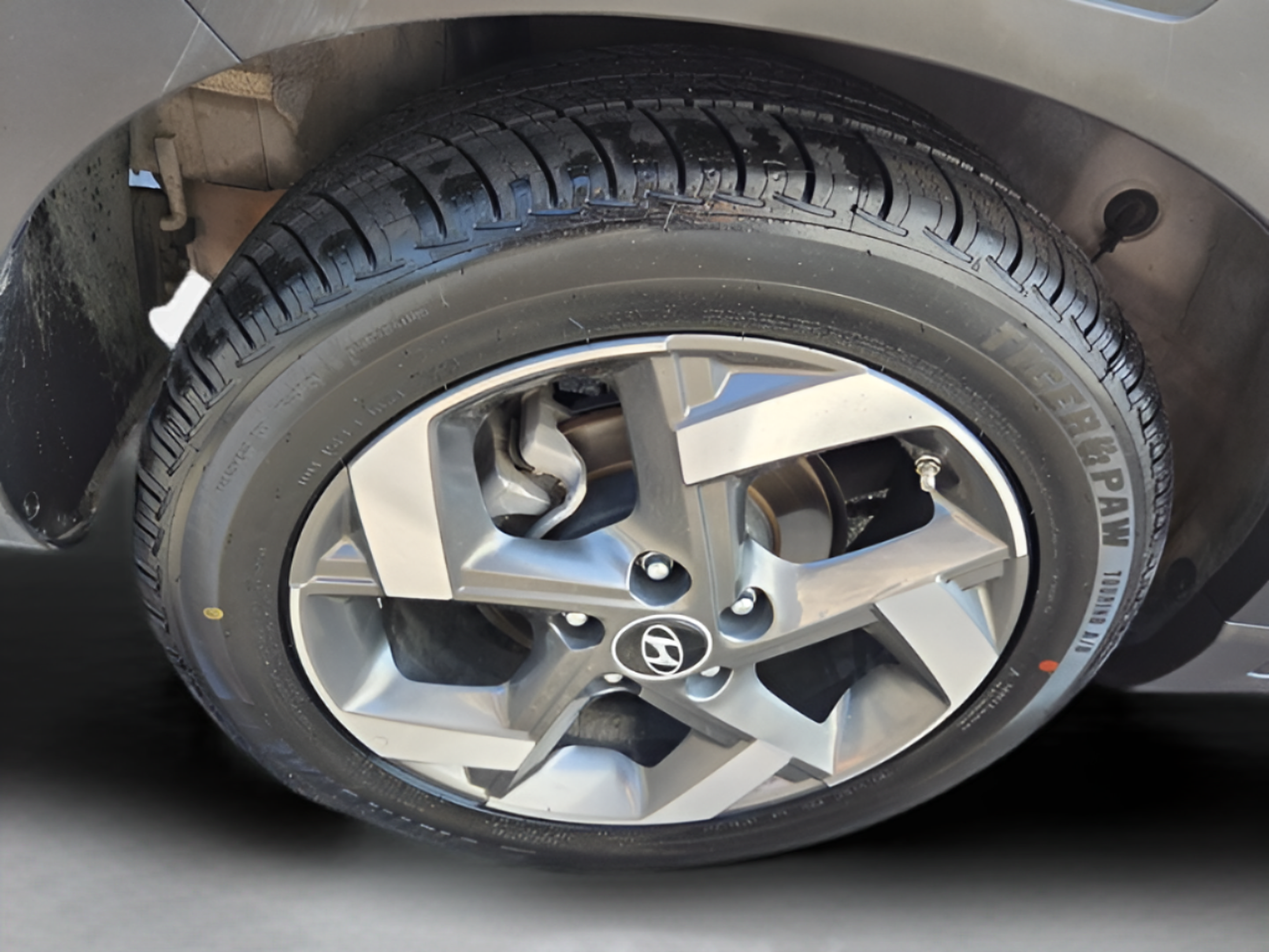 Used 2025 Hyundai Venue SEL FWD image 34