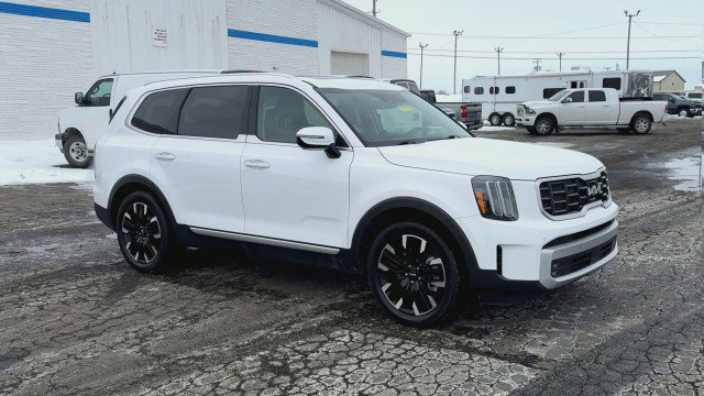 Used 2024 Kia Telluride SX w/ Towing Package image 2