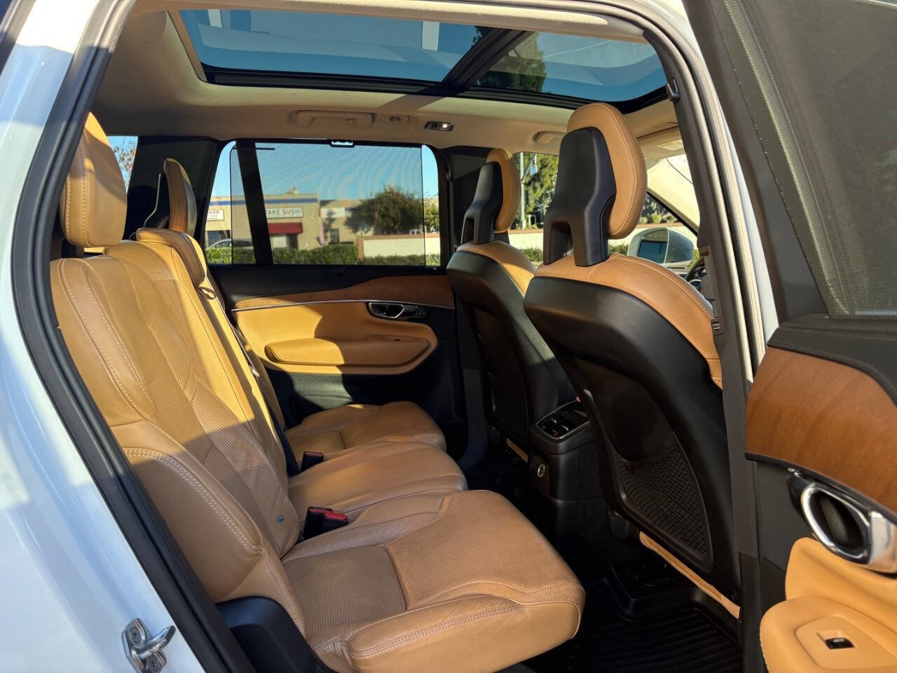 Used 2016 Volvo XC90 T8 Inscription image 21