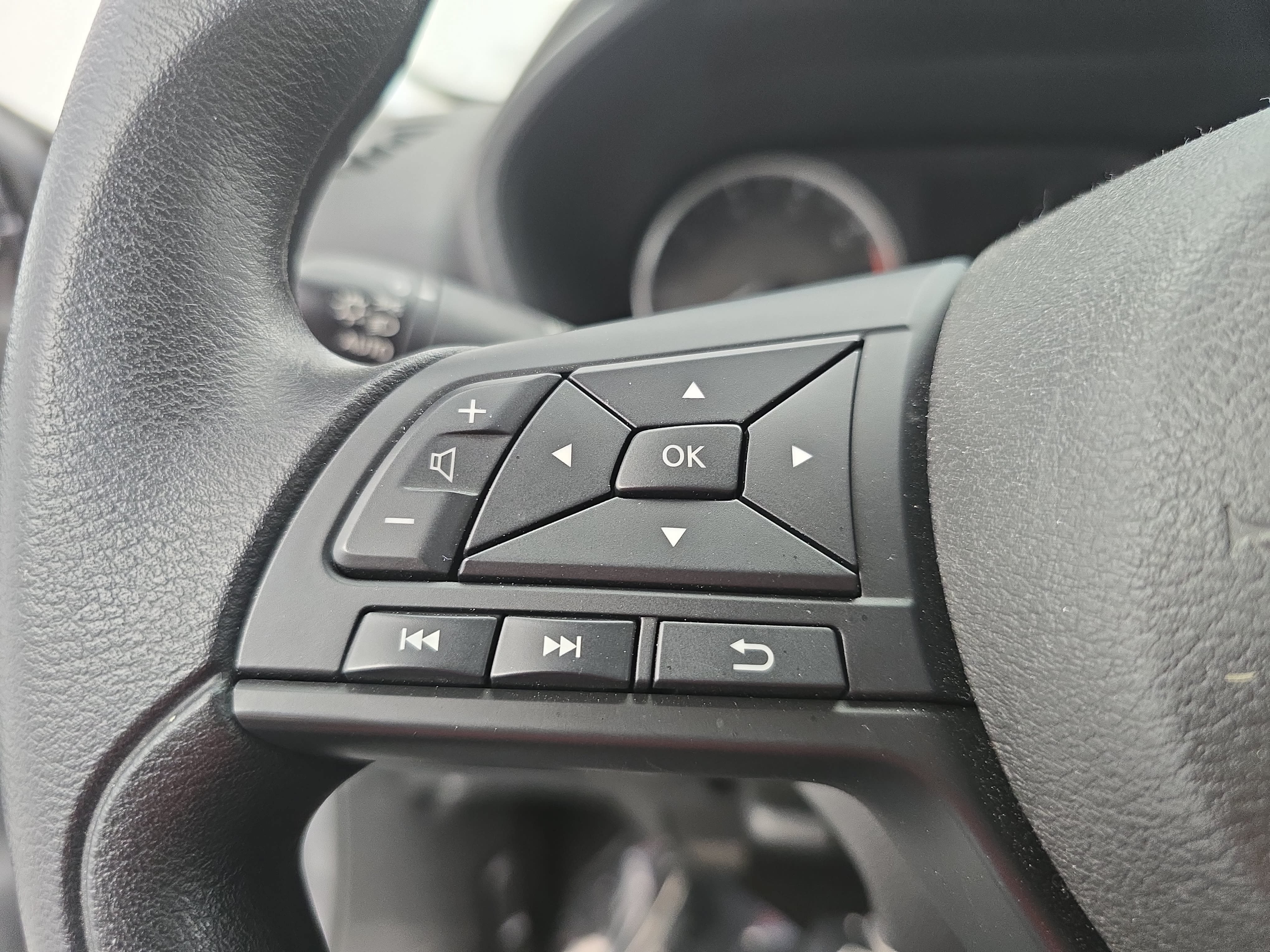 Used 2025 Nissan Sentra S FWD image 16