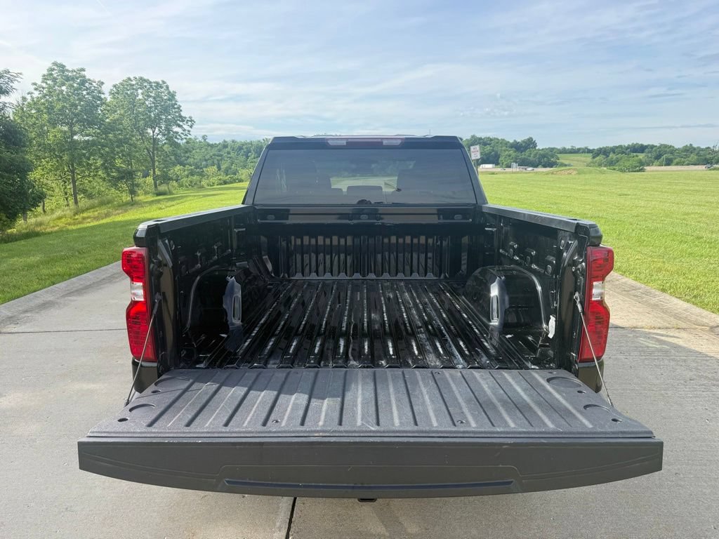 Used 2023 Chevrolet Silverado 1500 LT AWD/4WD image 6