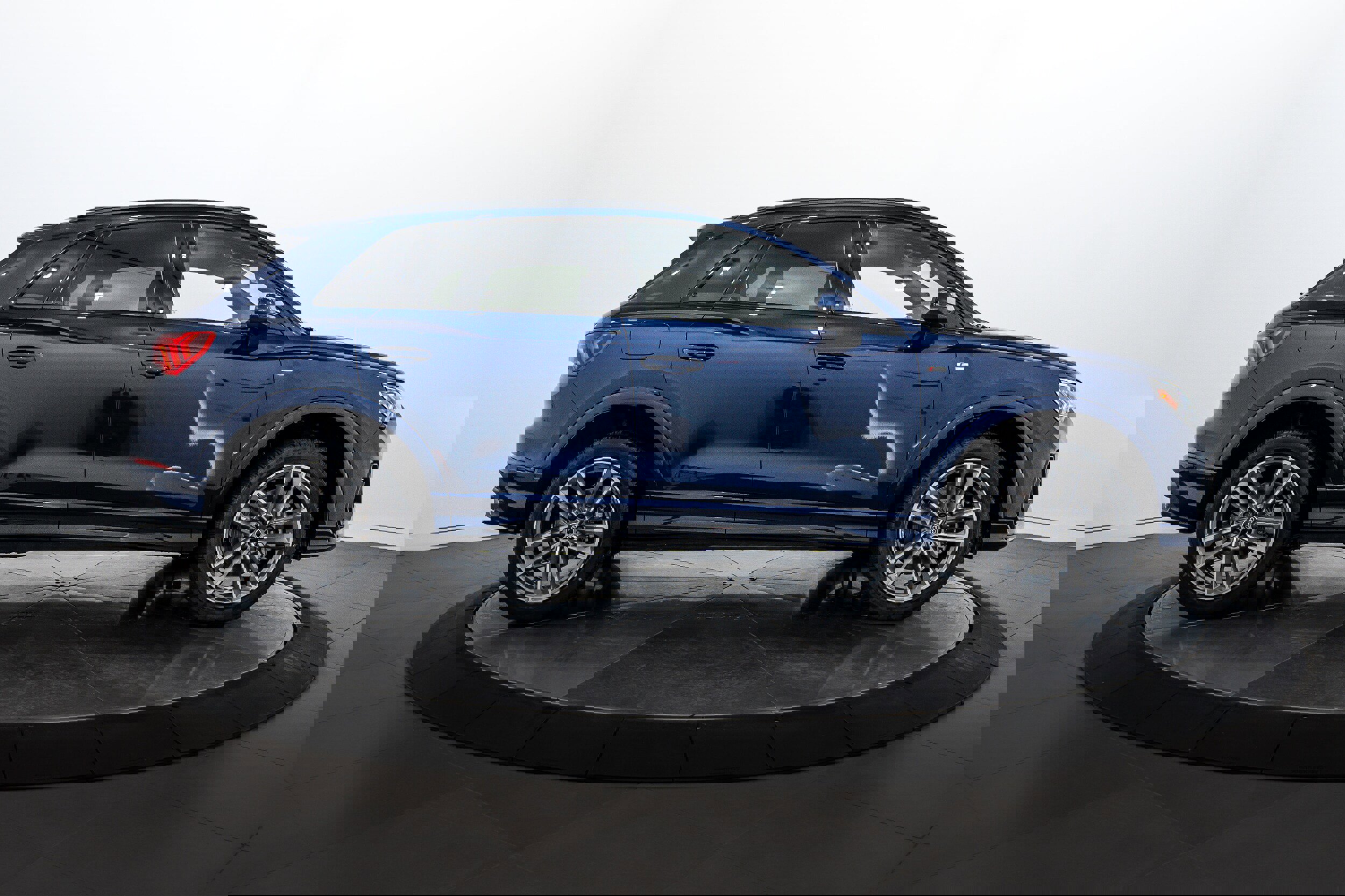 New 2025 Audi Q3 2.0T Premium image 3