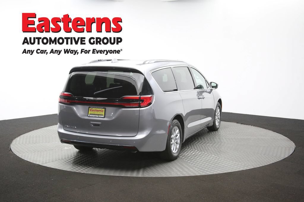 Used 2021 Chrysler Pacifica Touring-L FWD image 42