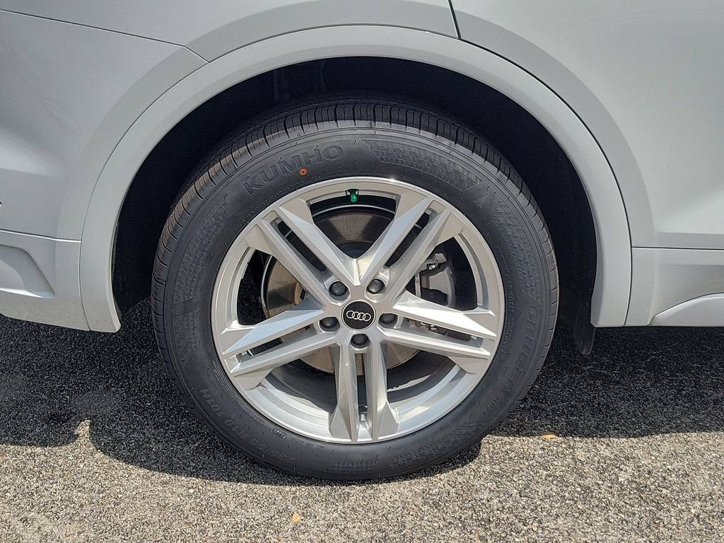 Used 2024 Audi Q5 e Premium Plus w/ Premium Plus Package AWD/4WD image 12
