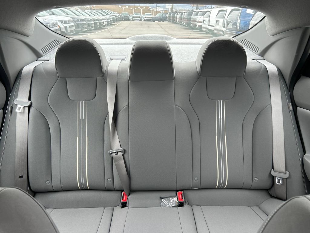 Used 2025 Hyundai Elantra SEL image 16