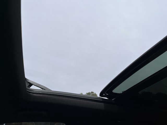 Used 2023 Cadillac XT6 Sport image 29