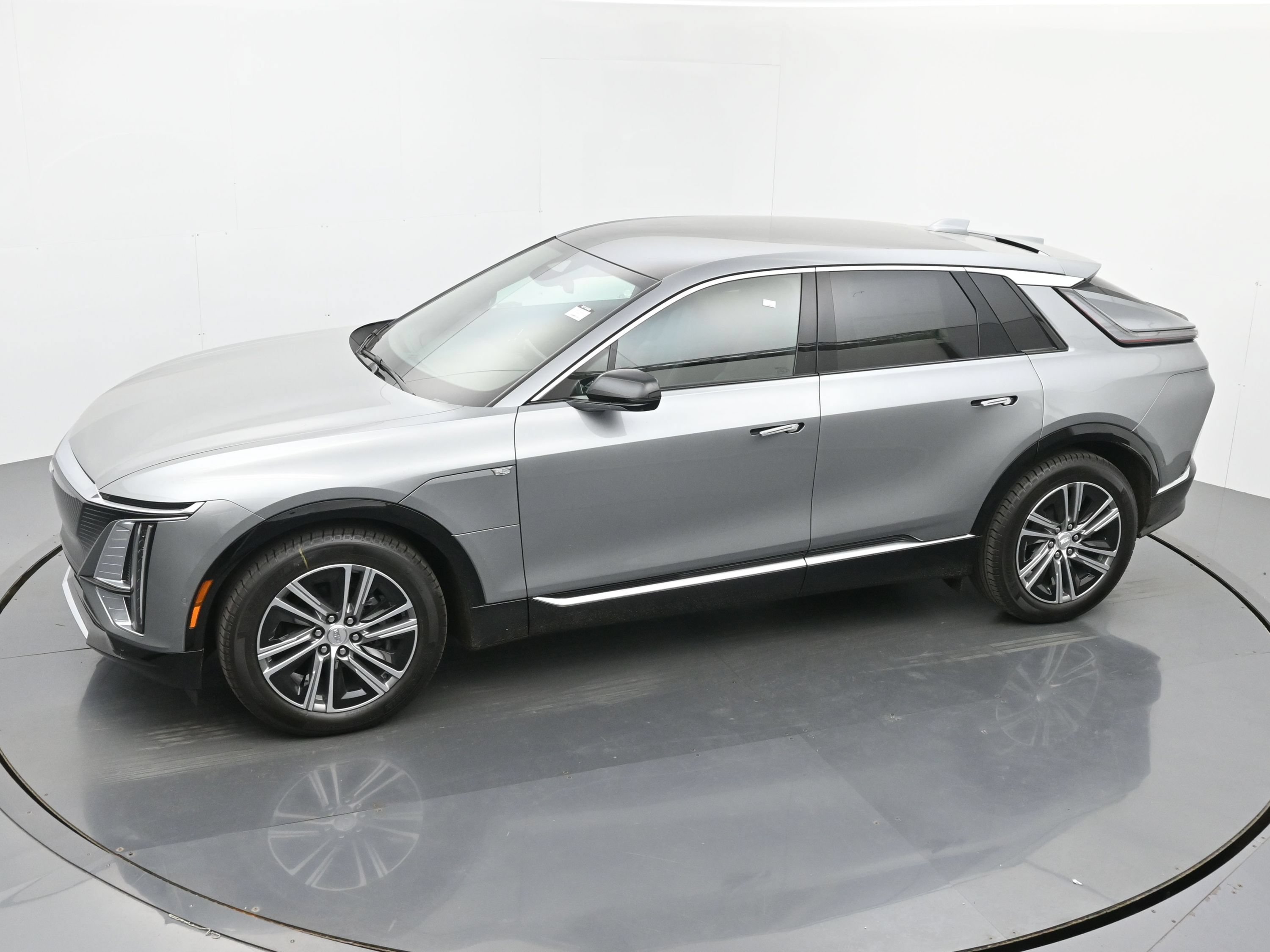 New 2026 Cadillac Lyriq Luxury AWD/4WD image 24