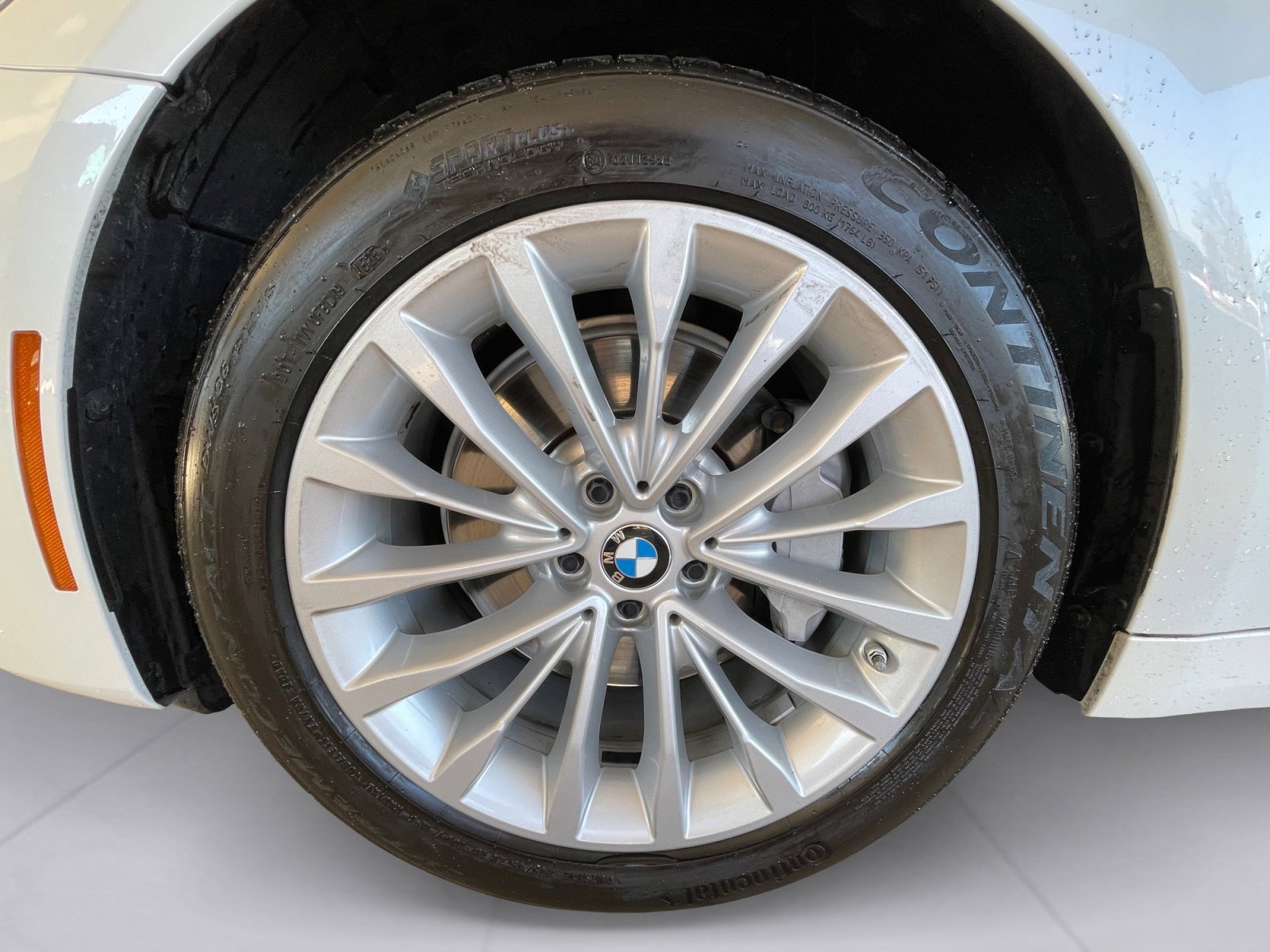 Used 2023 BMW 530i xDrive w/ Executive Package image 9