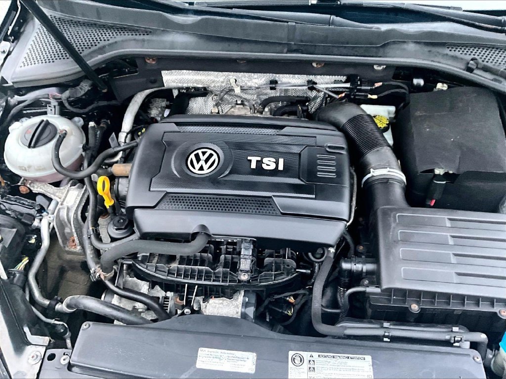 Used 2017 Volkswagen Golf S FWD image 30