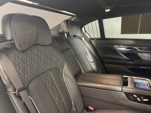 Used 2017 BMW ALPINA B7 xDrive image 29