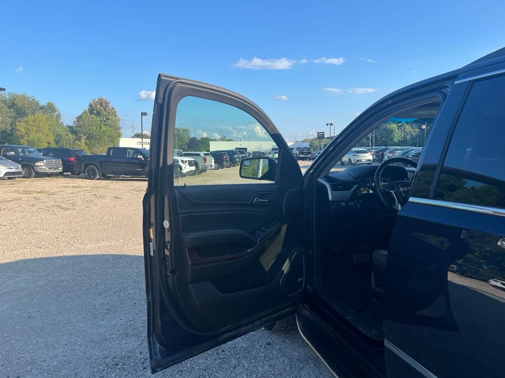 Used 2017 GMC Yukon SLE w/ SLE Value Package AWD/4WD image 19