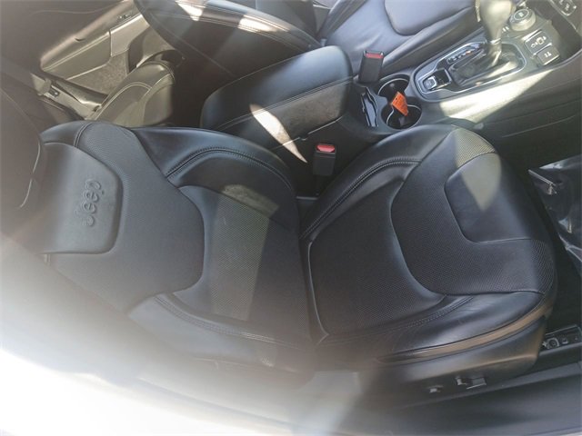 Used 2019 Jeep Cherokee Limited image 24