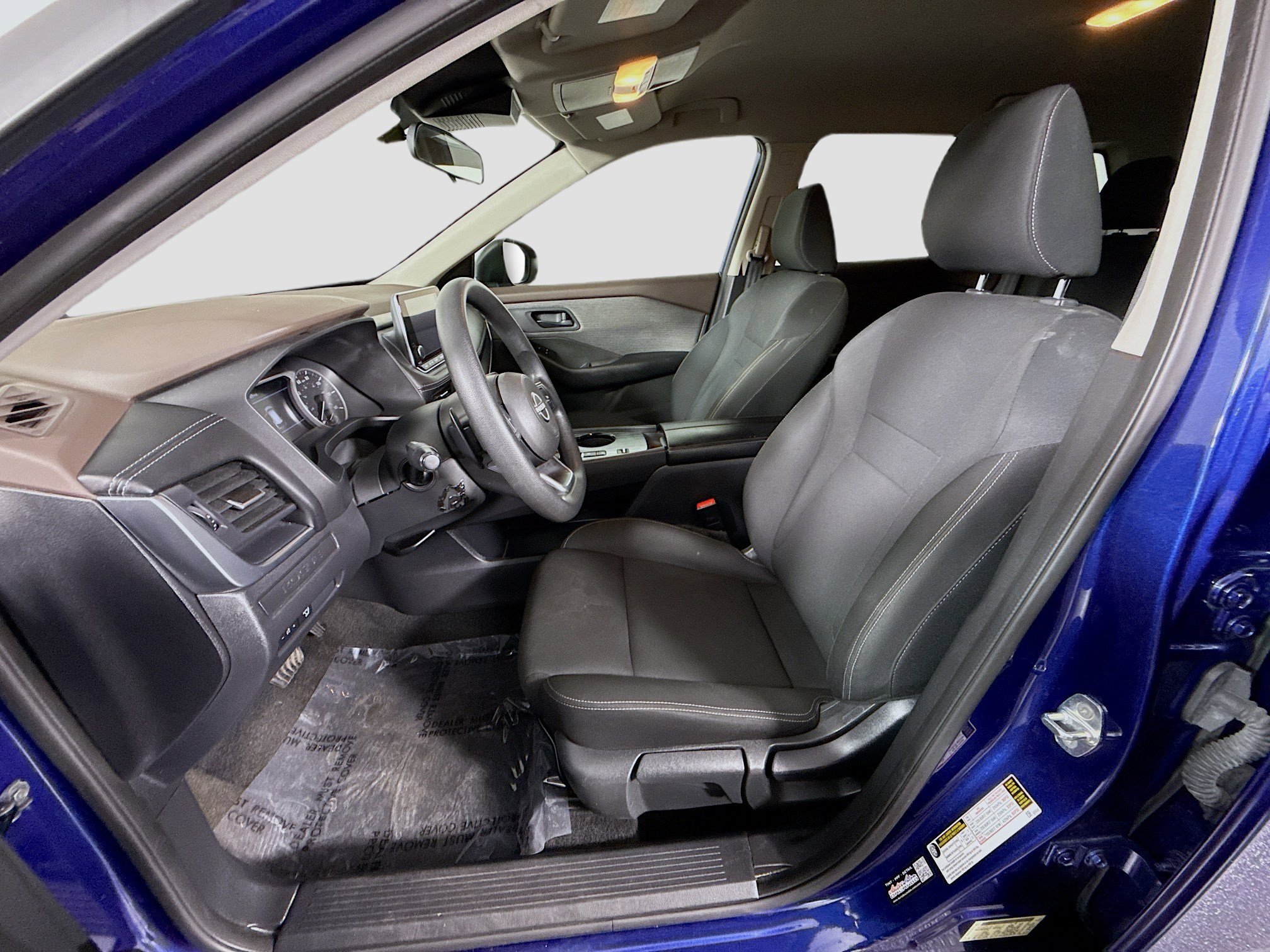 Used 2023 Nissan Rogue S image 22