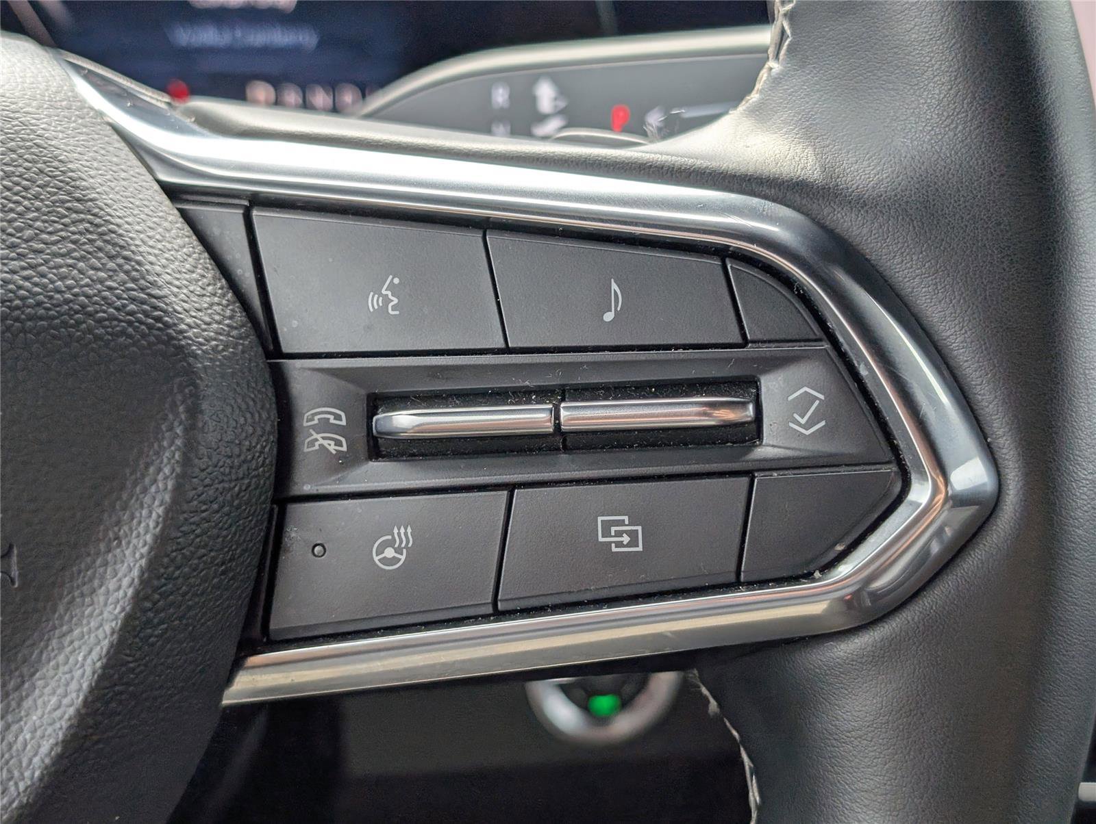 Used 2024 Chevrolet Traverse LT image 24