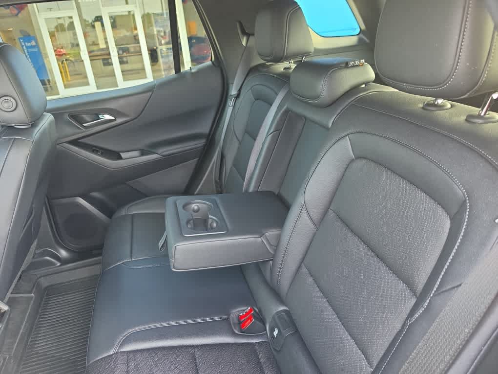 Used 2026 Chevrolet Equinox LT w/ Convenience Package II FWD image 30