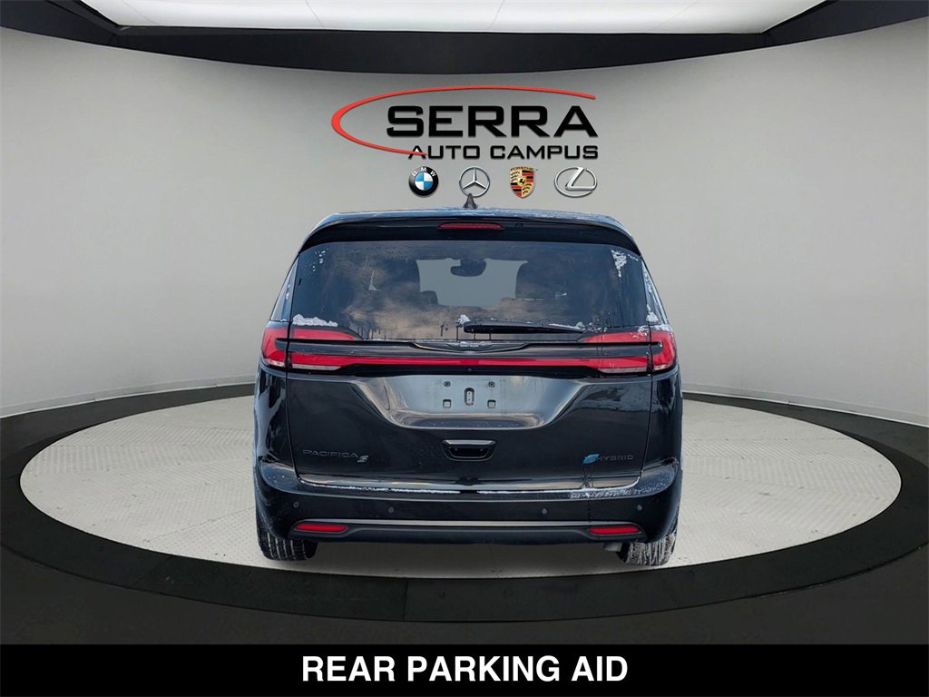 Used 2022 Chrysler Pacifica Limited w/ Uconnect Theater Family Group image 14