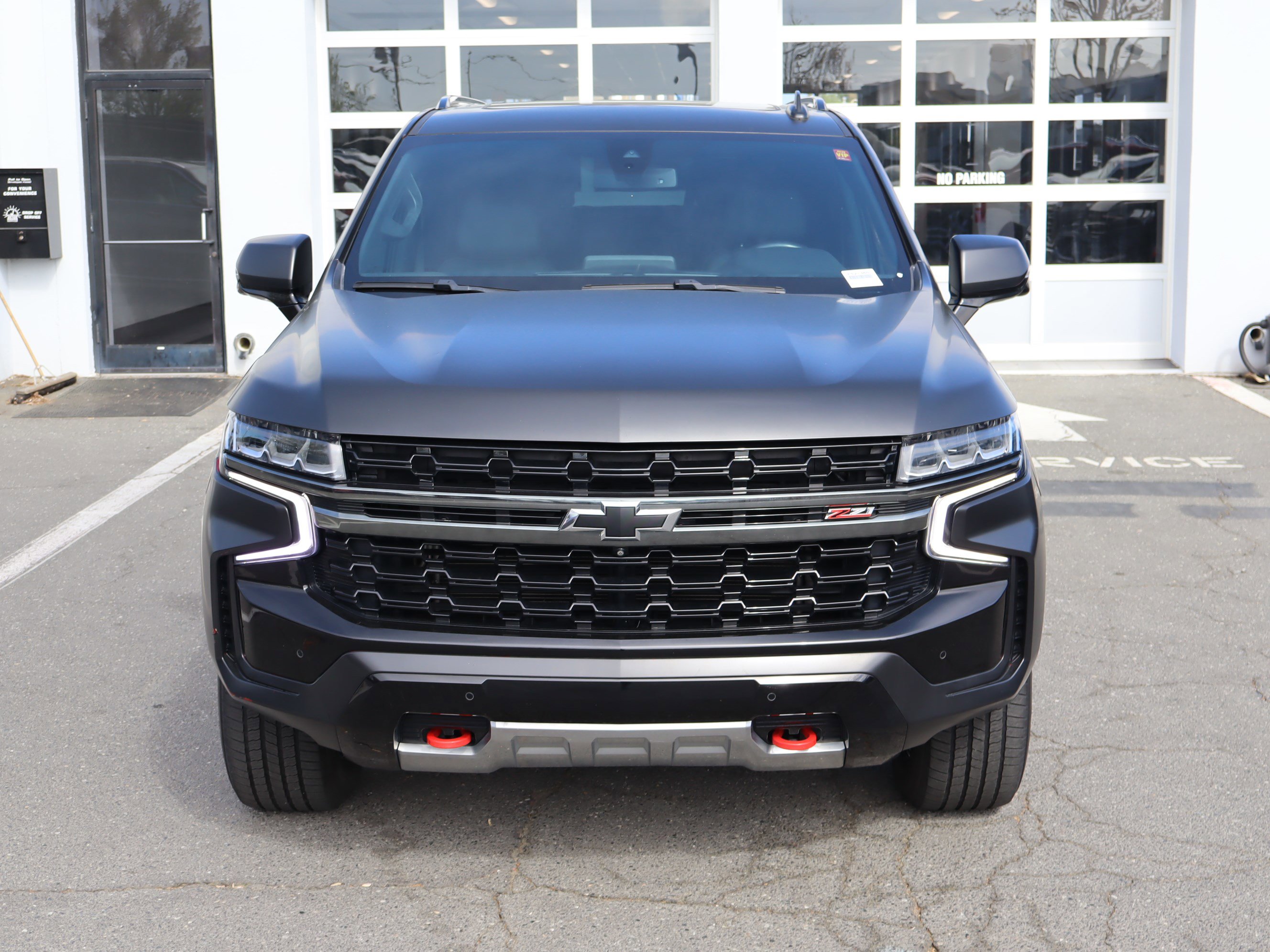 Used 2021 Chevrolet Tahoe Z71 w/ Z71 Off-Road Package AWD/4WD image 3