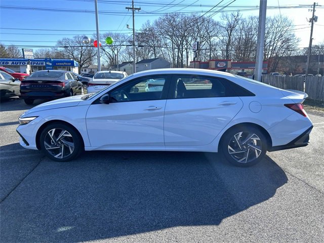 Used 2025 Hyundai Elantra Sport image 6