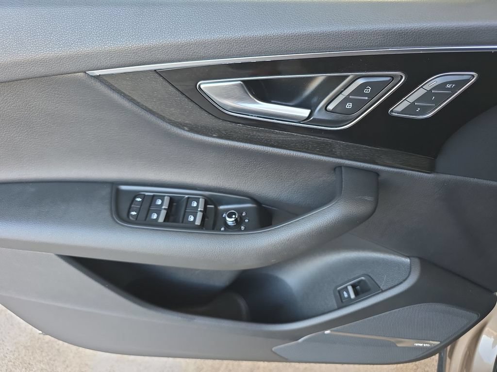 Used 2019 Audi Q7 3.0T Premium Plus w/ Premium Plus Package AWD/4WD image 24