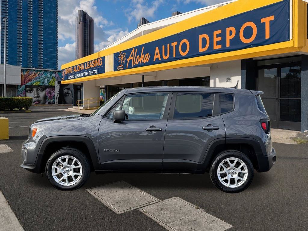 Used 2023 Jeep Renegade Latitude AWD/4WD image 2
