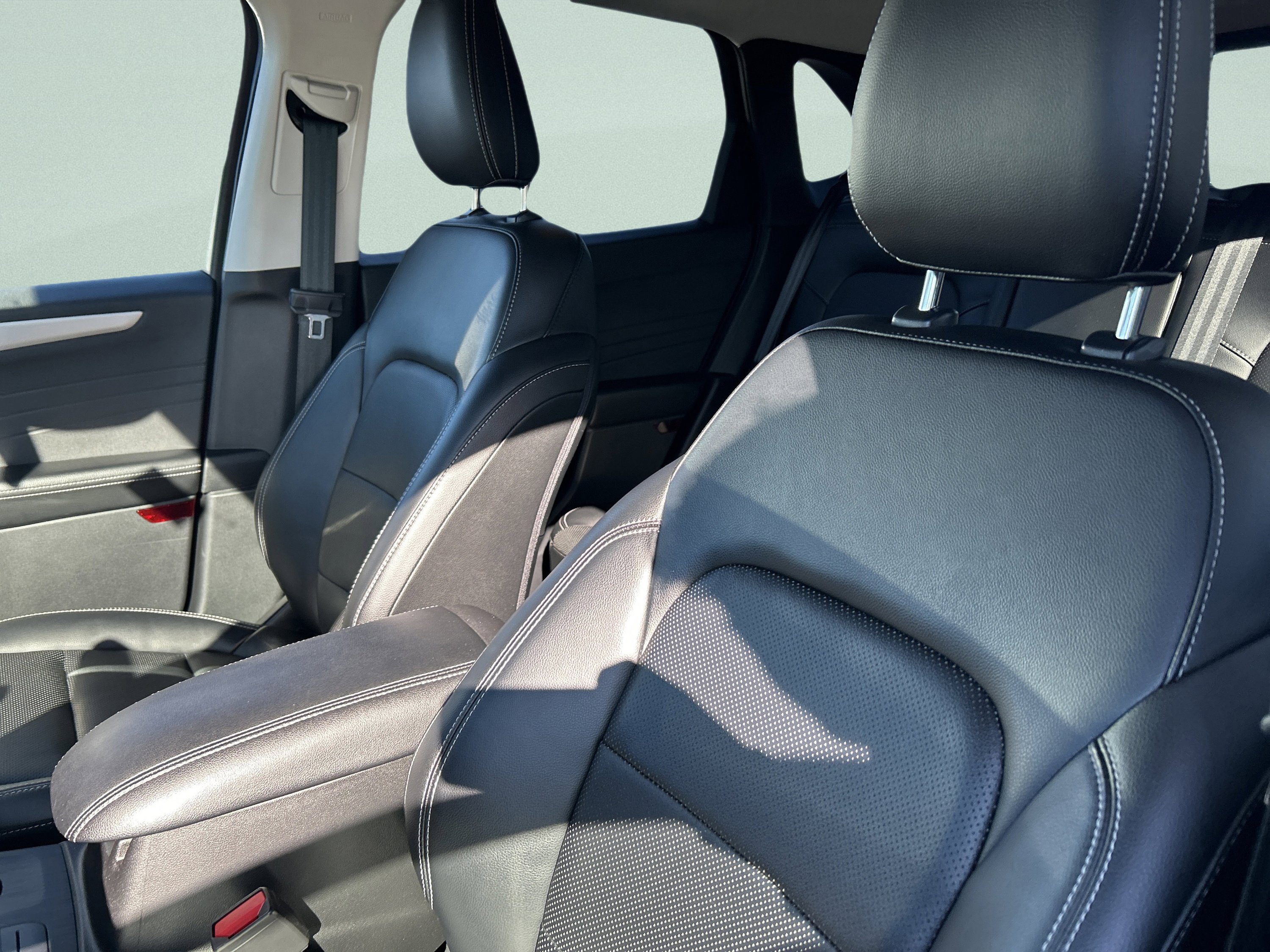 Used 2022 Ford Escape SEL image 10