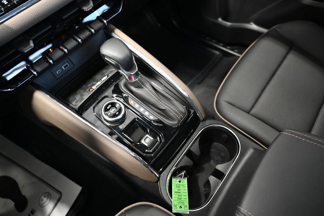 Used 2025 GMC Canyon Denali image 22