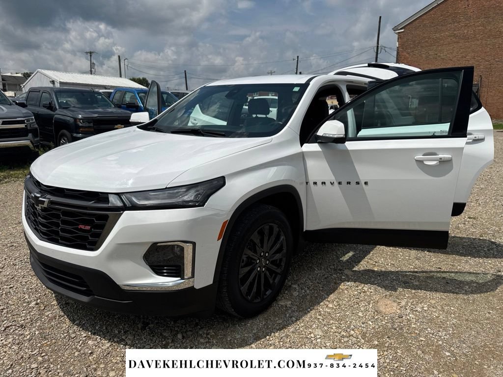 Used 2023 Chevrolet Traverse RS FWD image 32