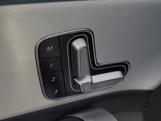 Used 2025 Mercedes-Benz CLA 250 image 16