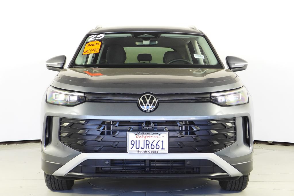 Used 2025 Volkswagen Tiguan S FWD image 3