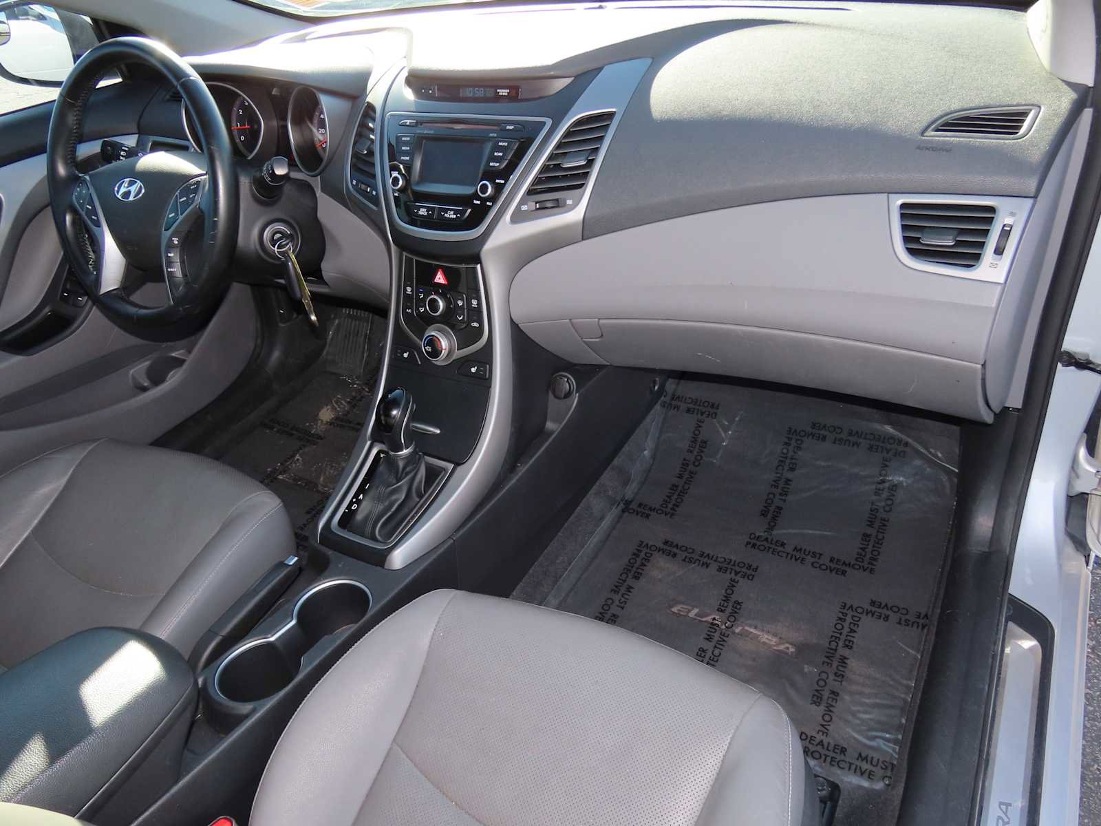 Used 2015 Hyundai Elantra Limited image 23