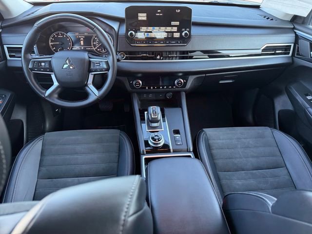 Used 2024 Mitsubishi Outlander SE Black Edition image 10