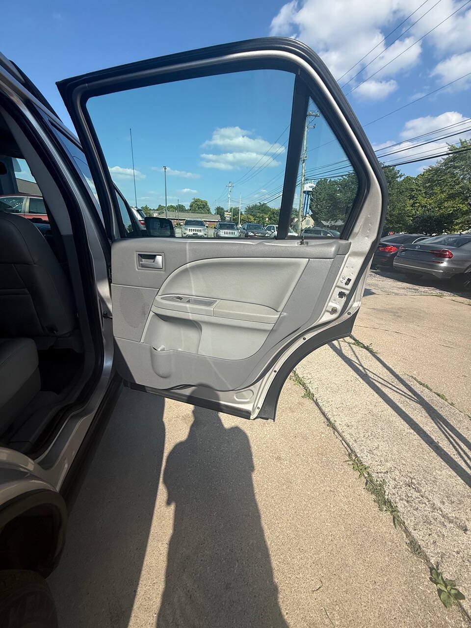 Used 2007 Ford Freestyle SEL FWD image 12