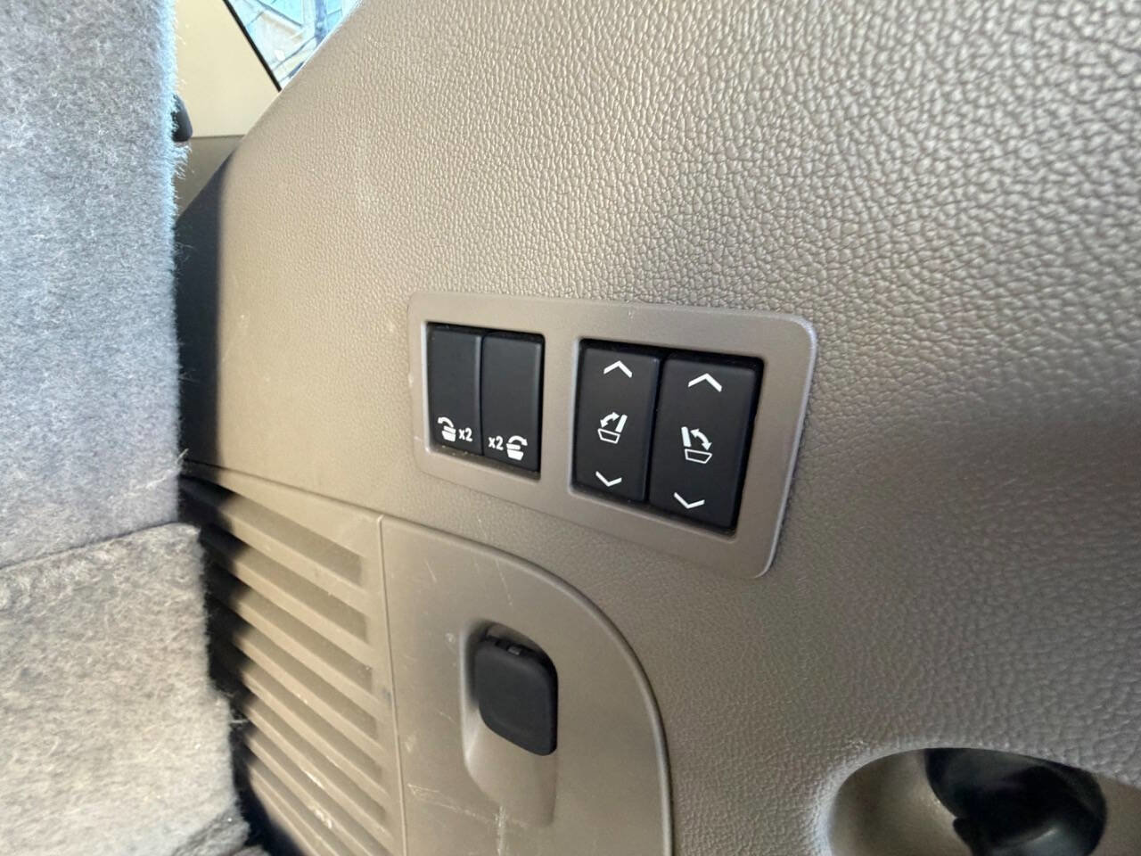 Used 2017 Chevrolet Tahoe LT image 16