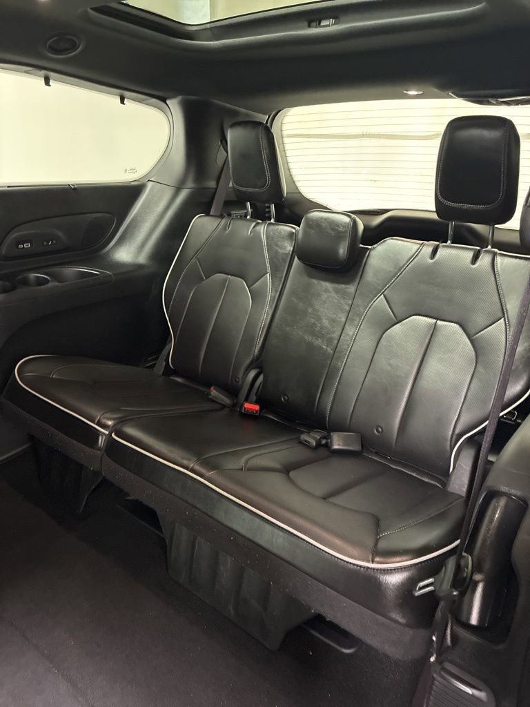 Used 2021 Chrysler Pacifica Limited w/ S Appearance Package AWD/4WD image 27
