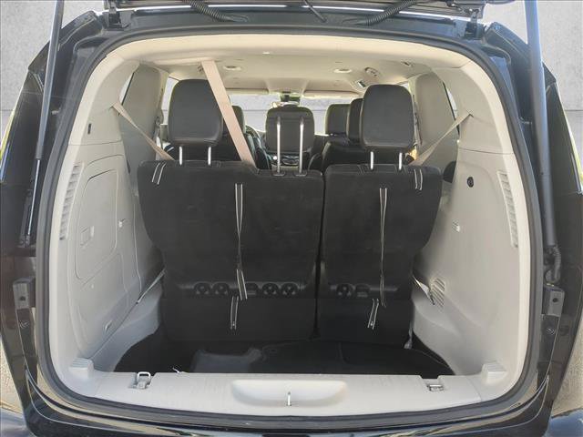 Used 2023 Chrysler Pacifica Touring-L FWD image 20