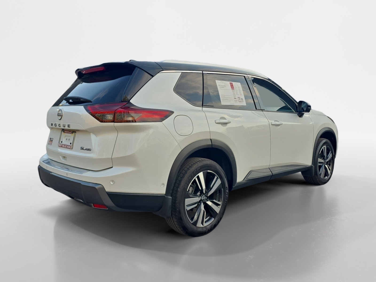 Used 2024 Nissan Rogue SL image 5