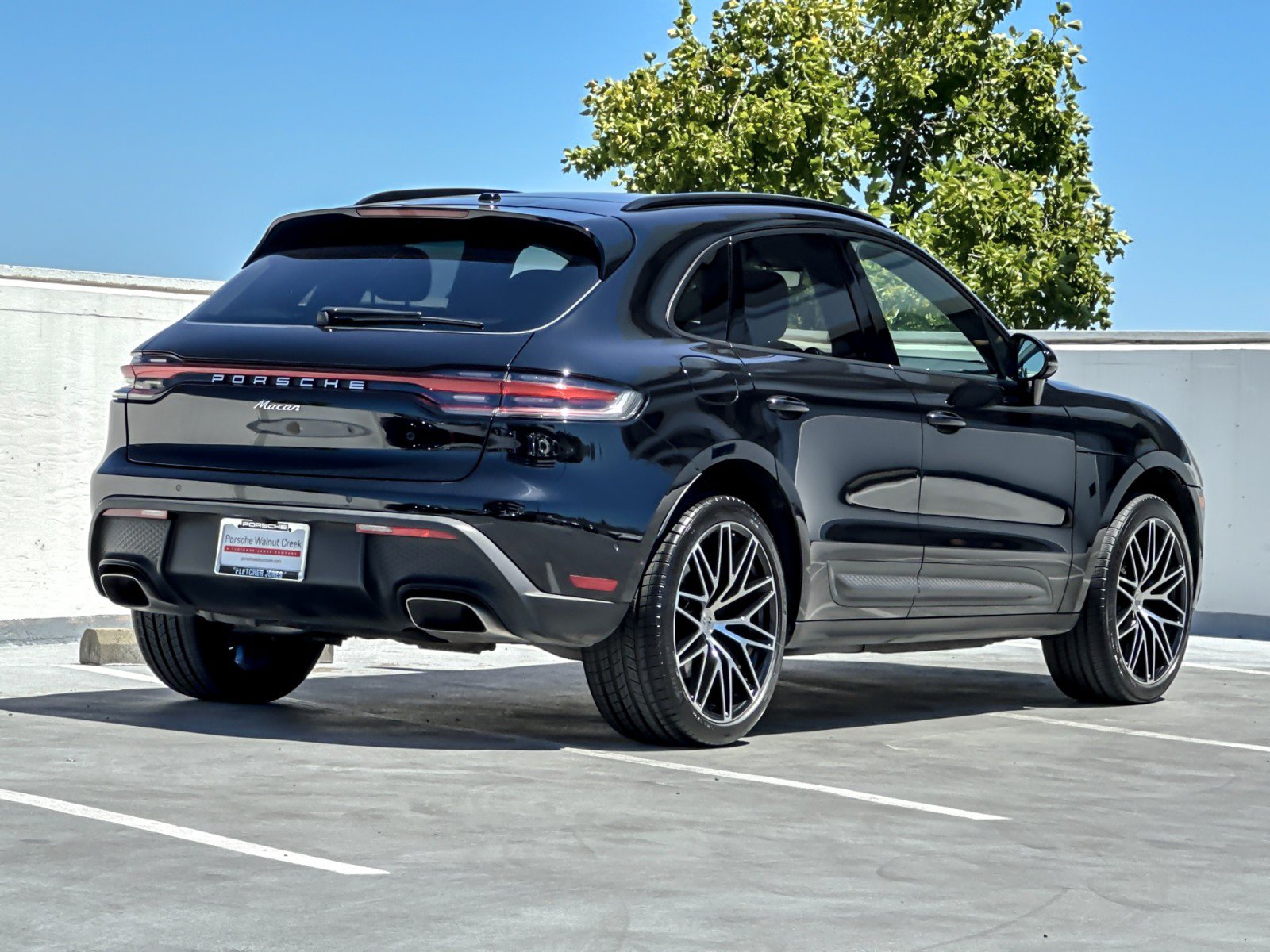 Used 2023 Porsche Macan AWD/4WD image 8