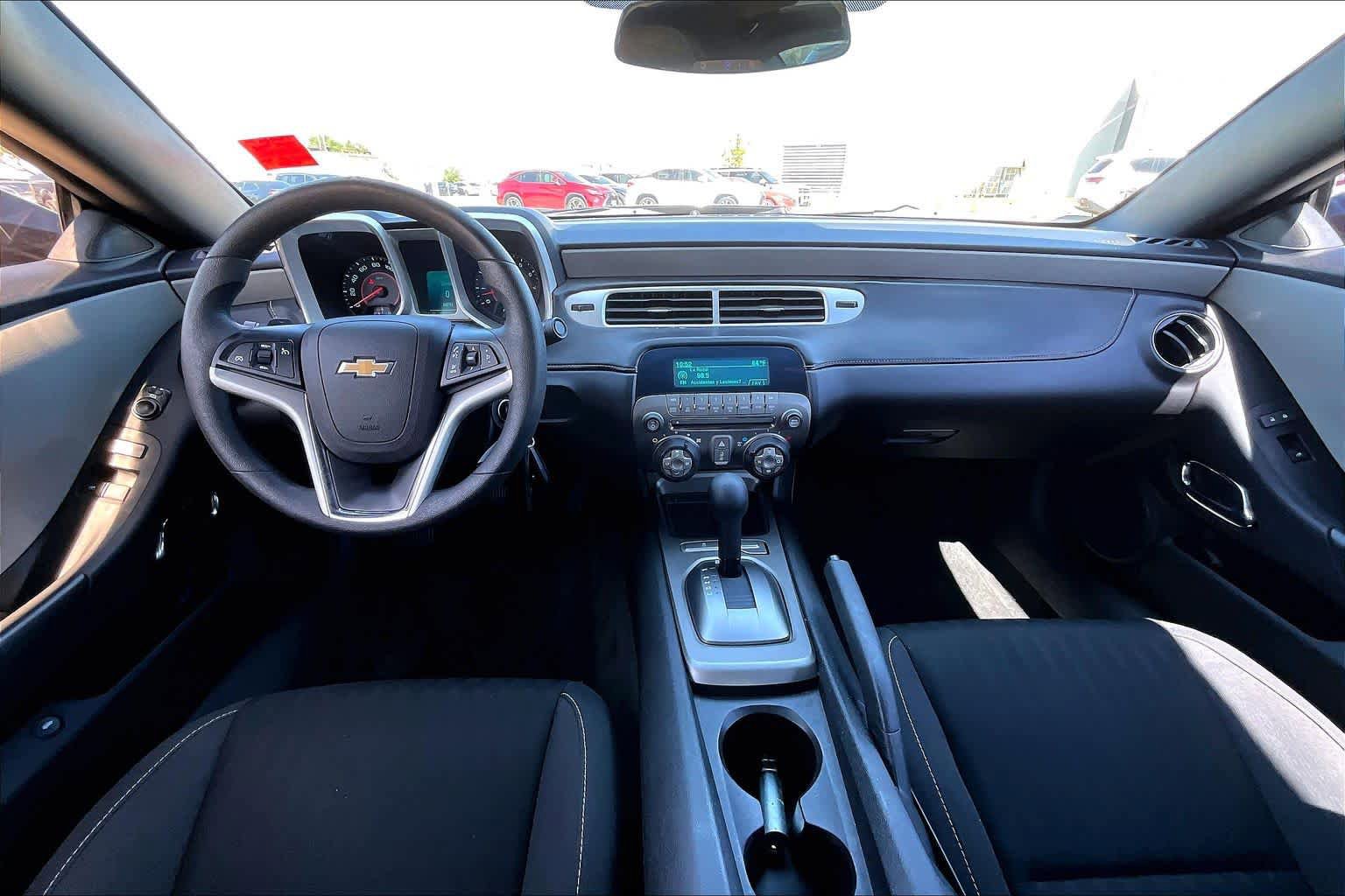 Used 2015 Chevrolet Camaro LS RWD image 15