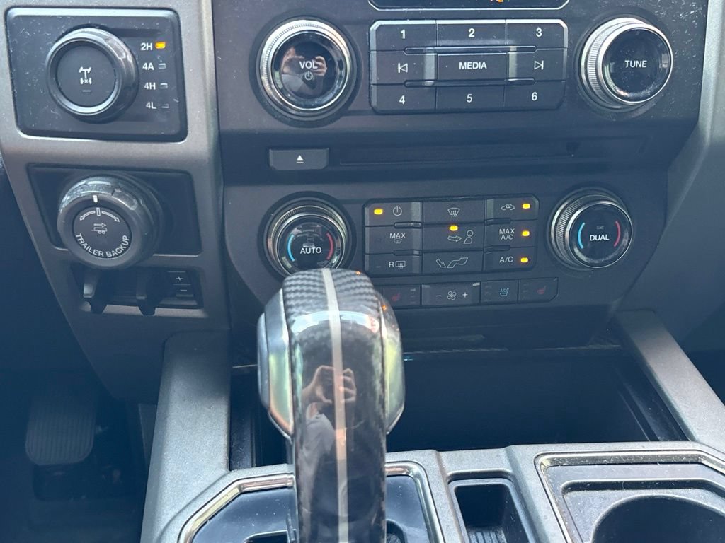 Used 2017 Ford F150 Raptor w/ Equipment Group 802A Luxury AWD/4WD image 13