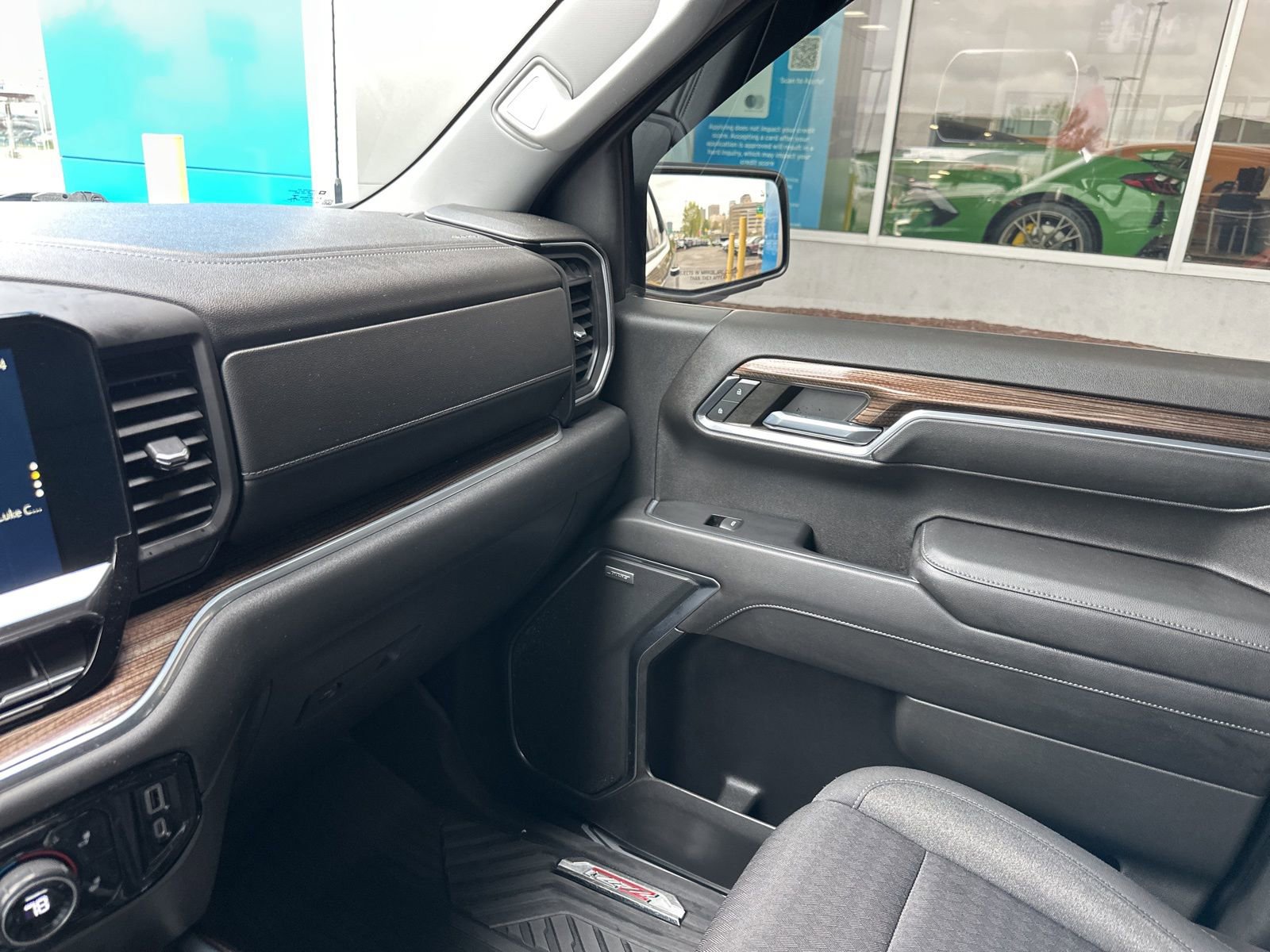 Used 2022 Chevrolet Silverado 1500 LT Trail Boss w/ Convenience Package II image 39