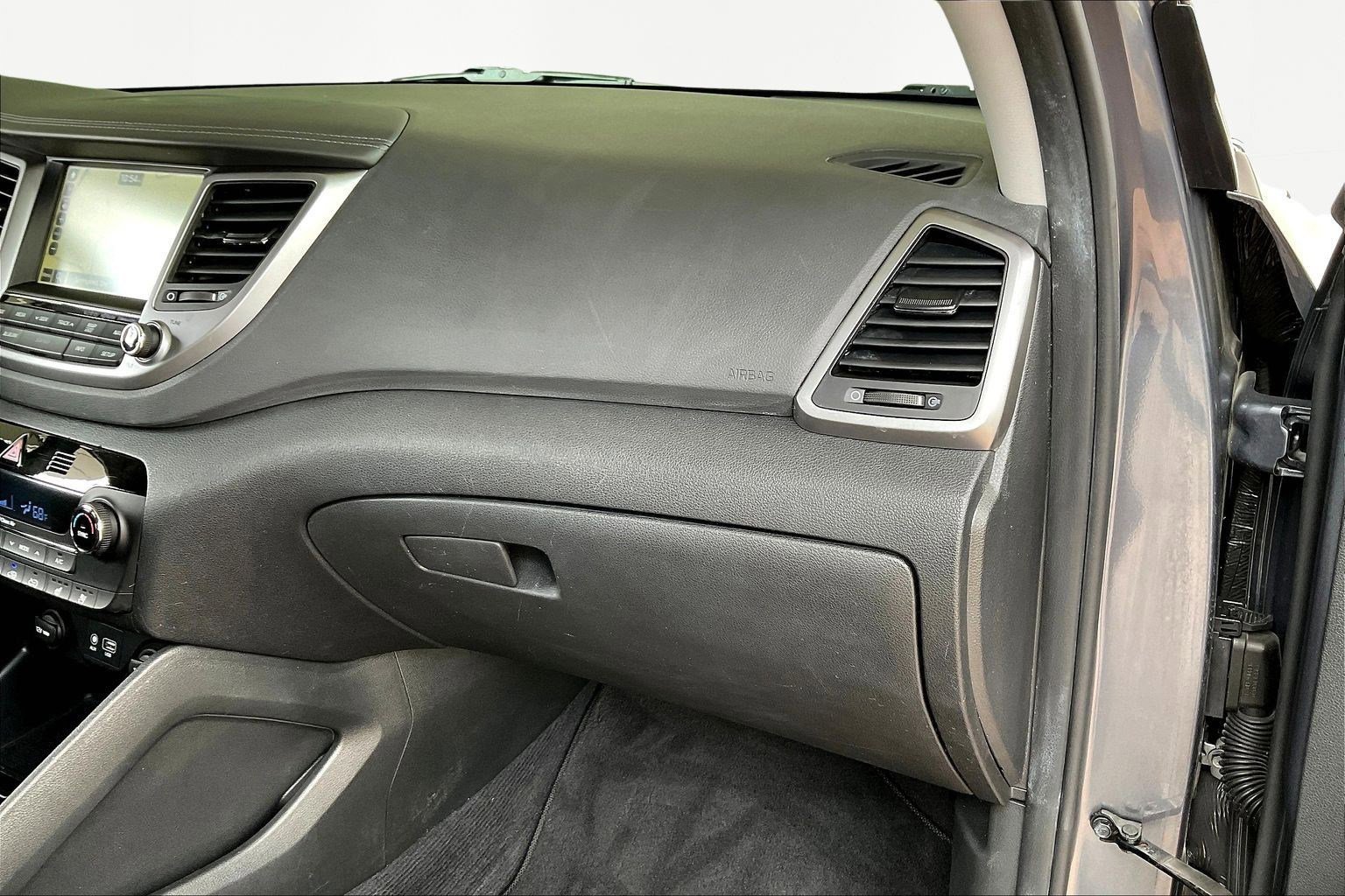 Used 2017 Hyundai Tucson Limited w/ Limited Ultimate Package 03 image 25